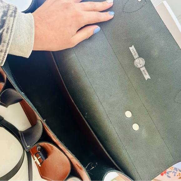 NWOT the leather satchel co leather crossbody book bag with dust bag and strap. - Picture 6 of 8